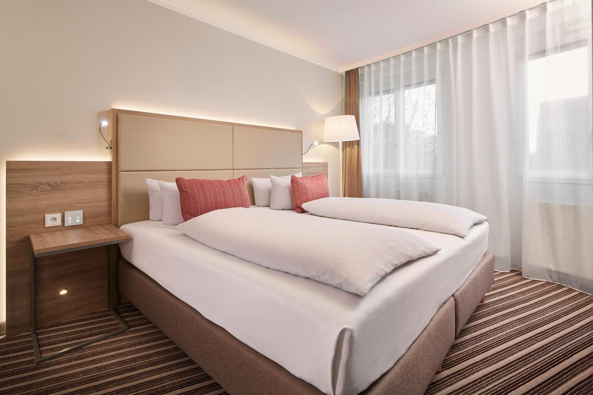 Junior Suite,1710355224:JPEG